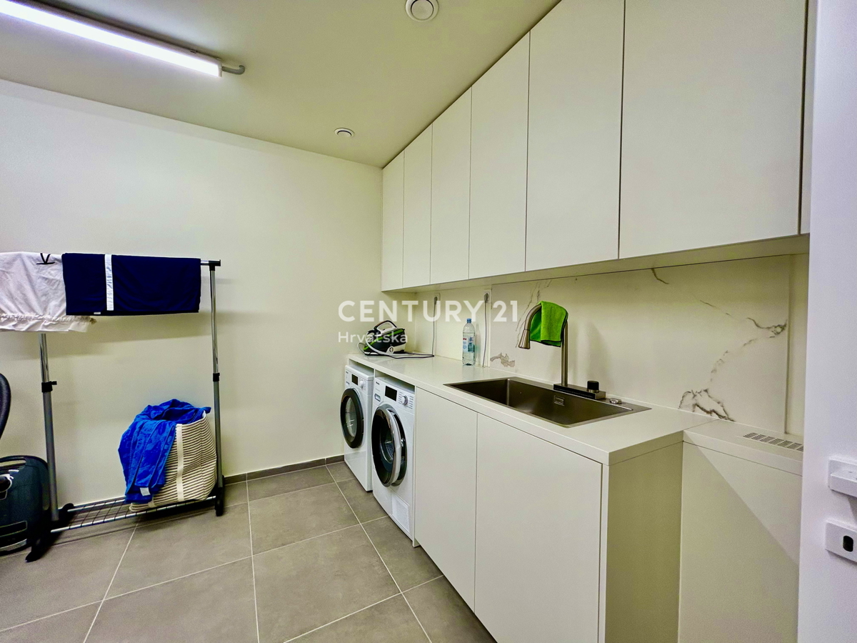 SAVUDRIJA, CRVENI VRH, PETRAM RESORT VILA S PANORAMSKIM POGLEDOM NA MORJE