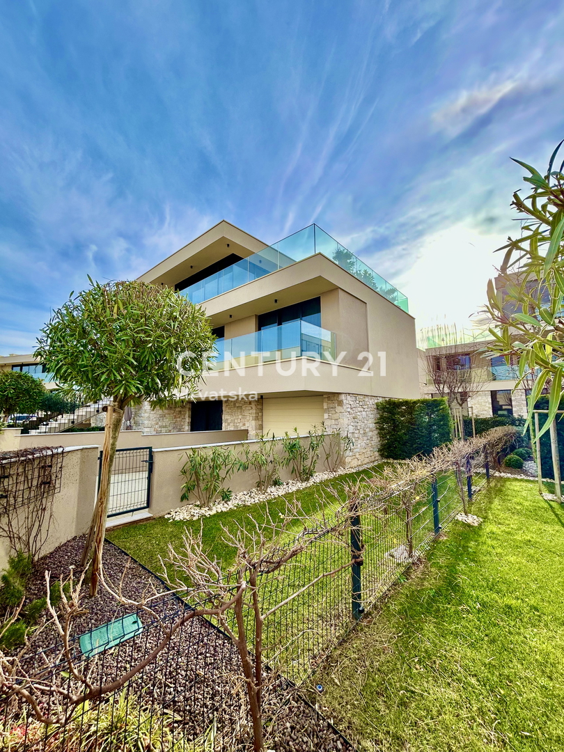 SAVUDRIJA, CRVENI VRH, PETRAM RESORT VILA S PANORAMSKIM POGLEDOM NA MORJE