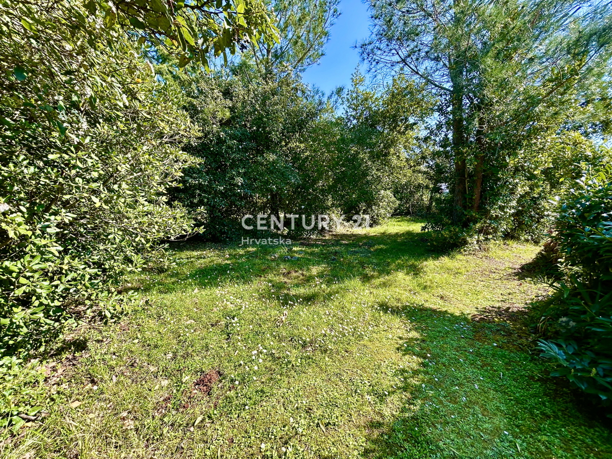 UMAG, GRADBENO ZEMLJIŠČE NA ENI NAJBOLJ PRIVLAČNIH LOKACIJ ZAHODNEGA OBALNEGA DELA ISTRE