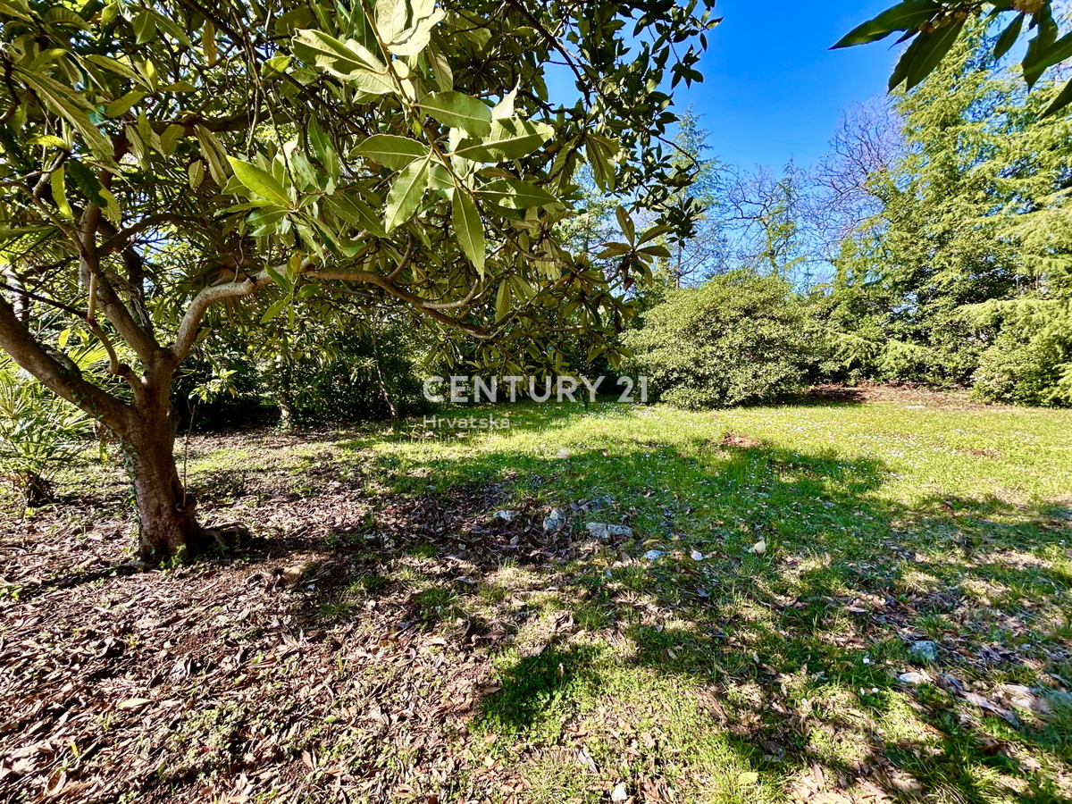 UMAG, GRADBENO ZEMLJIŠČE NA ENI NAJBOLJ PRIVLAČNIH LOKACIJ ZAHODNEGA OBALNEGA DELA ISTRE