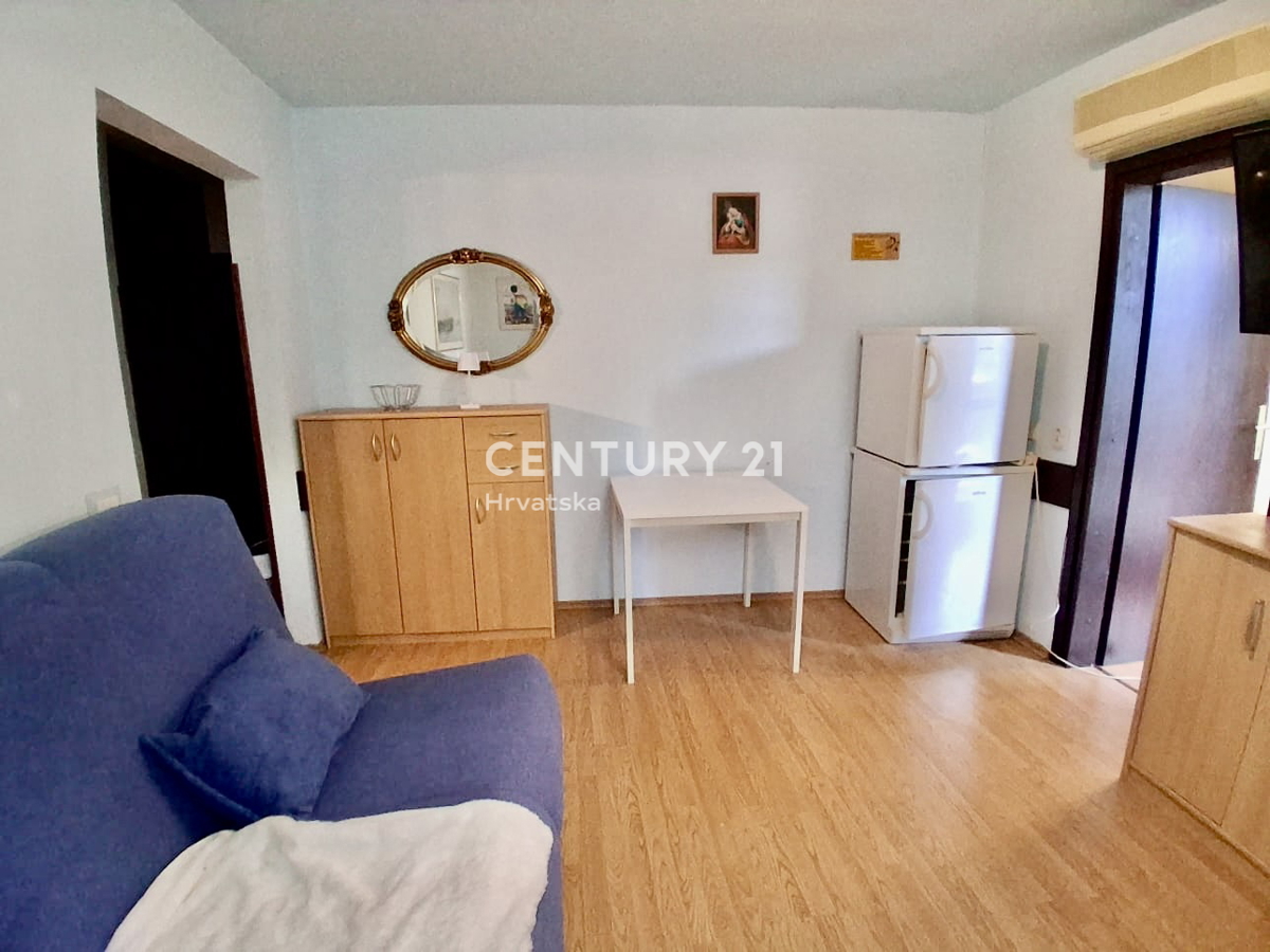 POREČ, ČERVAR PORAT, ENOSOBNO STANOVANJE BLIZU PLAŽE