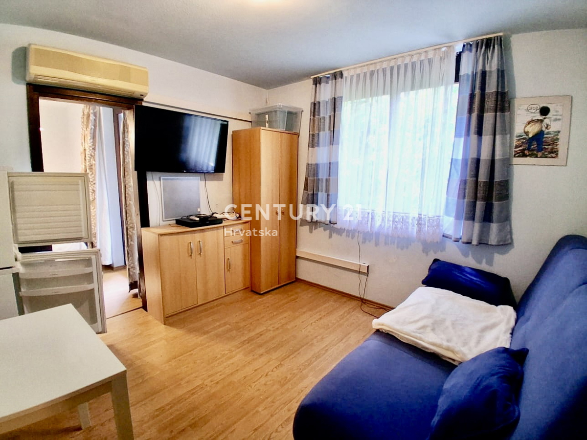 POREČ, ČERVAR PORAT, ENOSOBNO STANOVANJE BLIZU PLAŽE