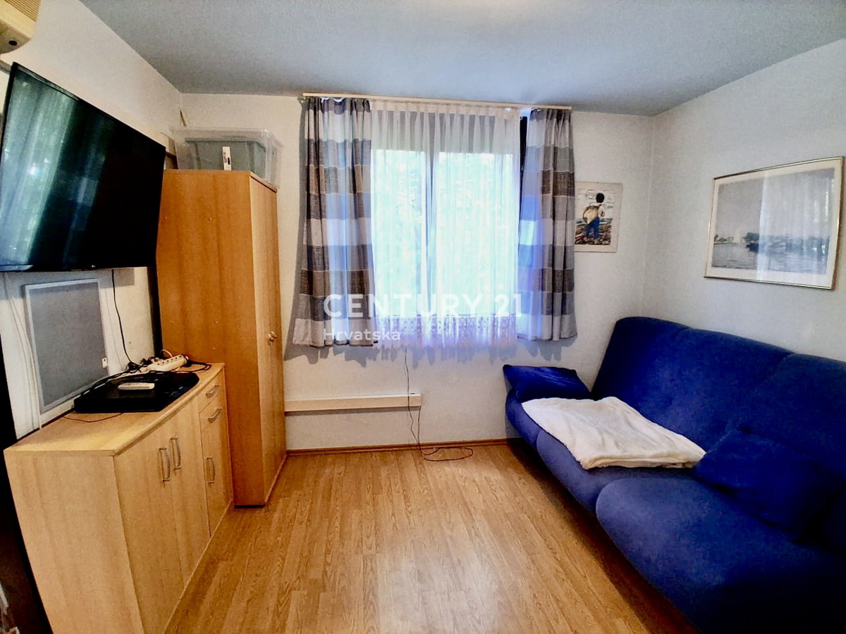 POREČ, ČERVAR PORAT, ENOSOBNO STANOVANJE BLIZU PLAŽE