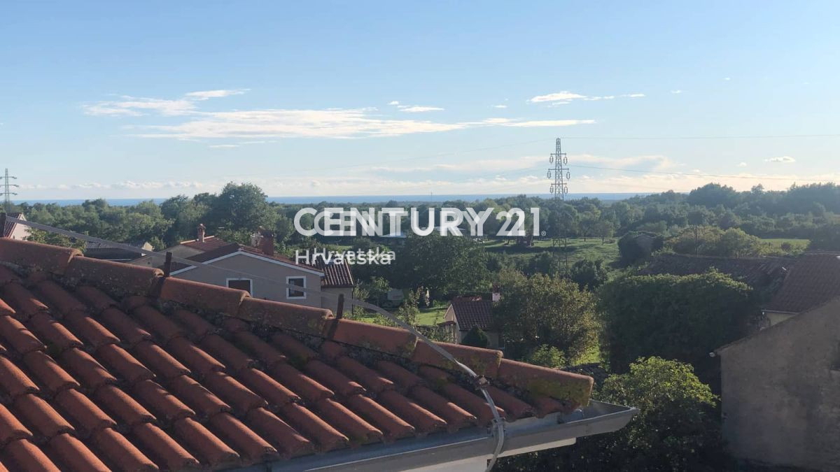 SVETVINČENAT, VELIKO STANOVANJE S STREŠNO TERASO - POGLED NA MORJE IN POSLOVNI PROSTOR