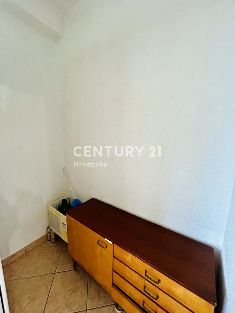 NOVIGRAD, STANOVANJE, SAMO 400 METROV OD MORJA