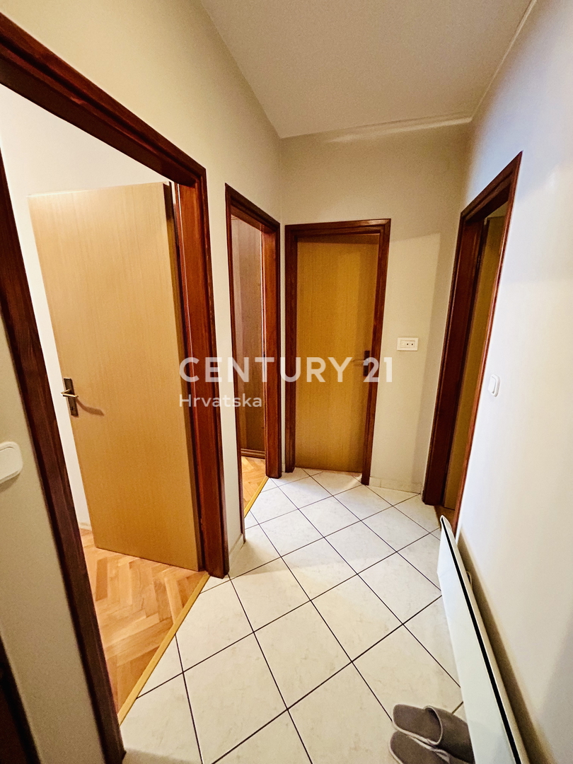 NOVIGRAD, STANOVANJE, SAMO 400 METROV OD MORJA