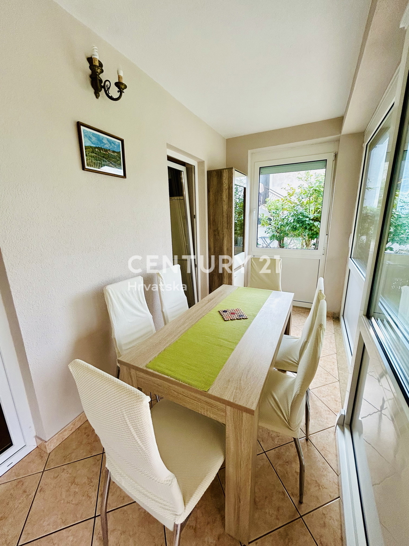 NOVIGRAD, STANOVANJE, SAMO 400 METROV OD MORJA