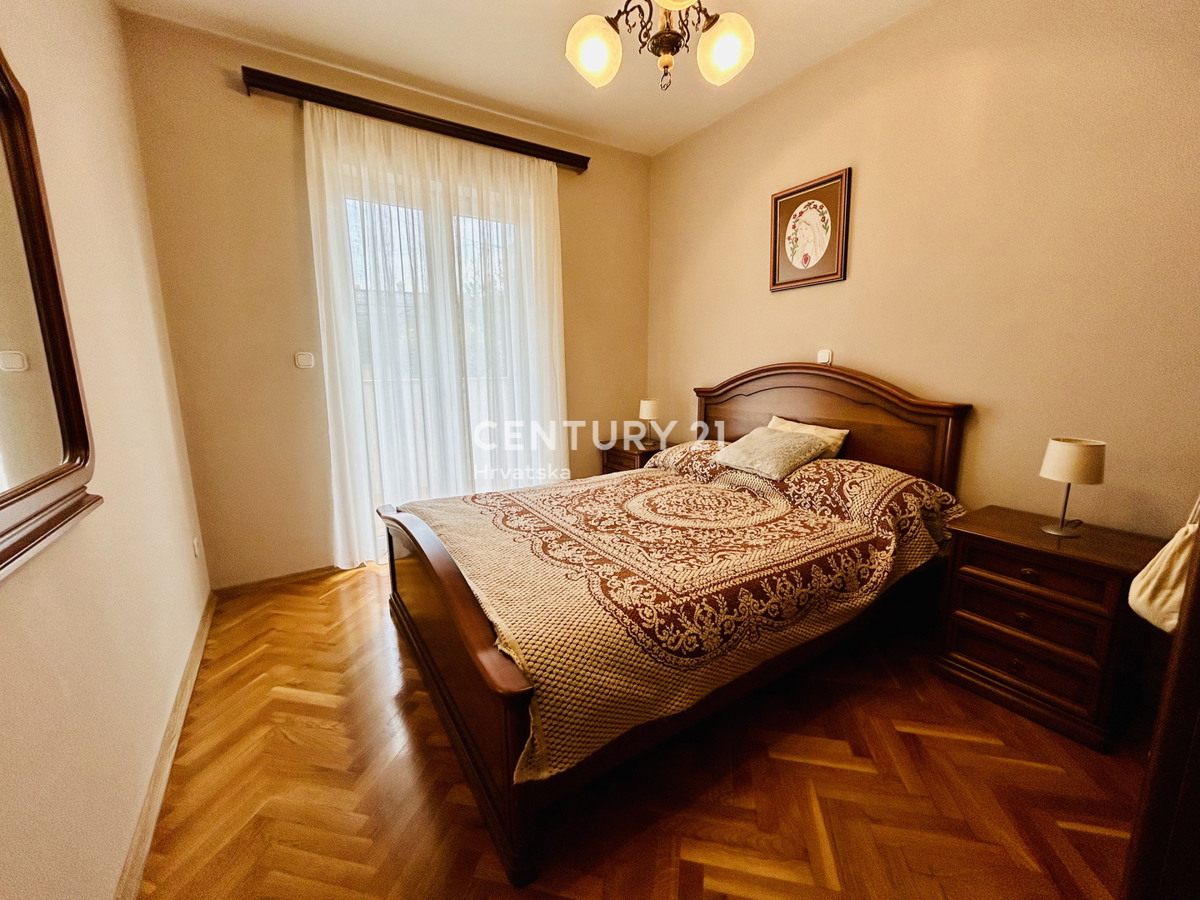 NOVIGRAD, STANOVANJE, SAMO 400 METROV OD MORJA