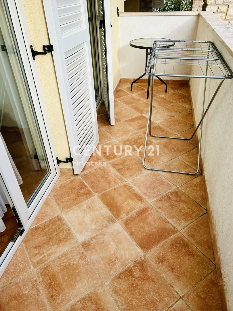 NOVIGRAD, STANOVANJE, SAMO 400 METROV OD MORJA