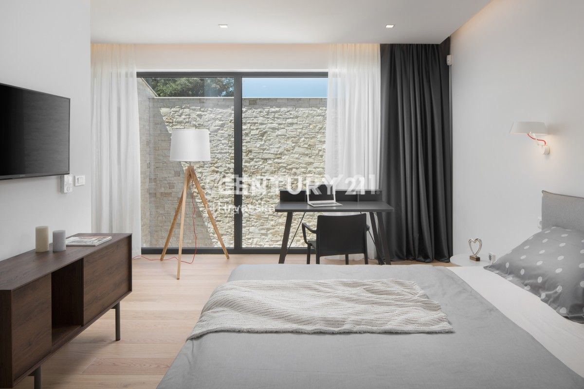 ISTRA, PULA, OKOLICA, ČUDOVITA MODERNA VILA