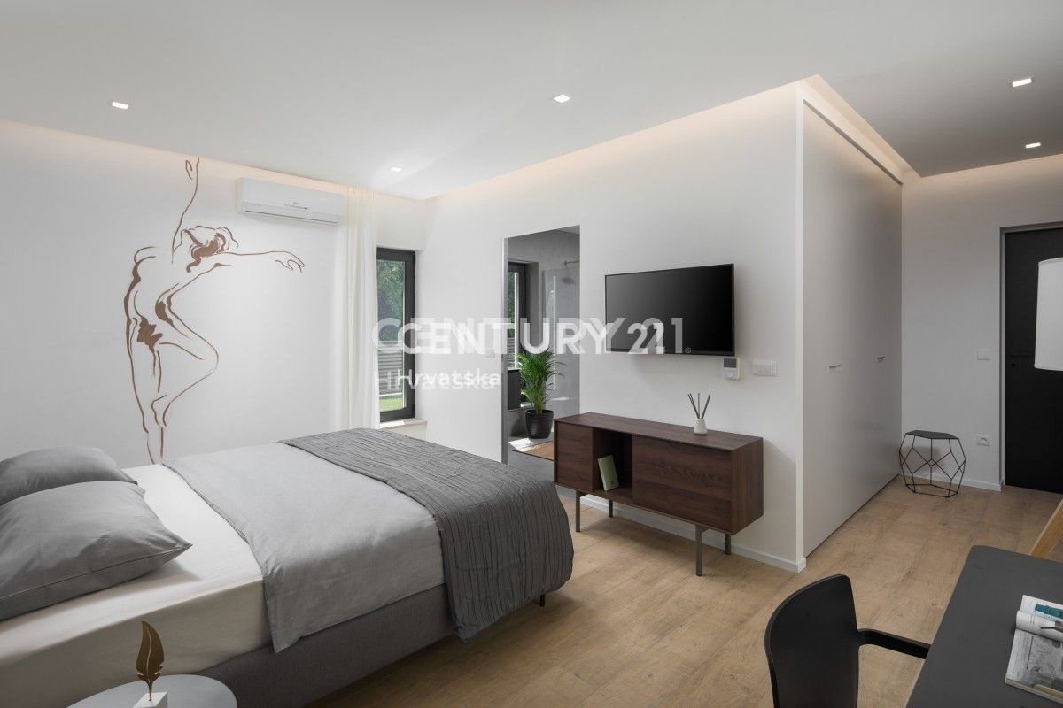 ISTRA, PULA, OKOLICA, ČUDOVITA MODERNA VILA