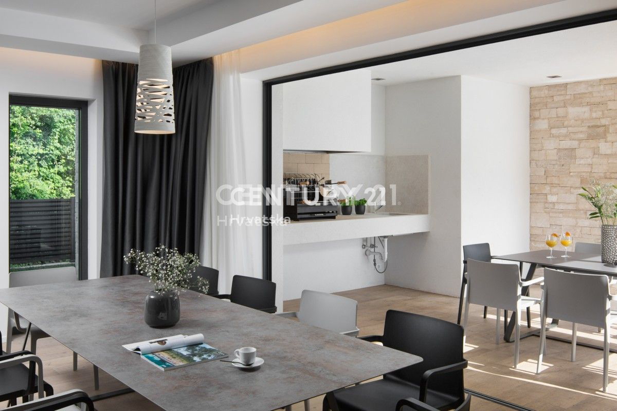 ISTRA, PULA, OKOLICA, ČUDOVITA MODERNA VILA