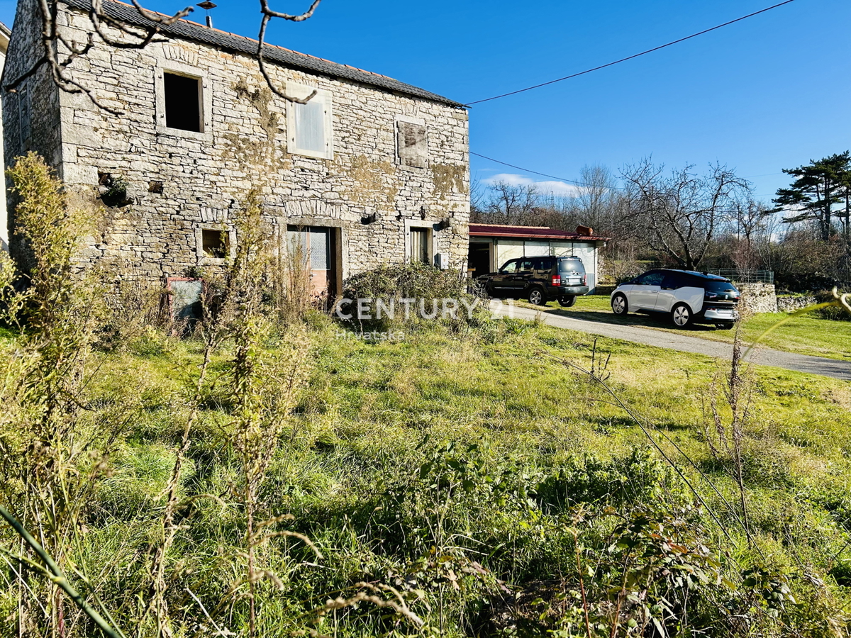 OPRTALJ, OKOLICA, KAMNITA SAMOSTOJEČA HIŠA S POGLEDOM NA MORJE