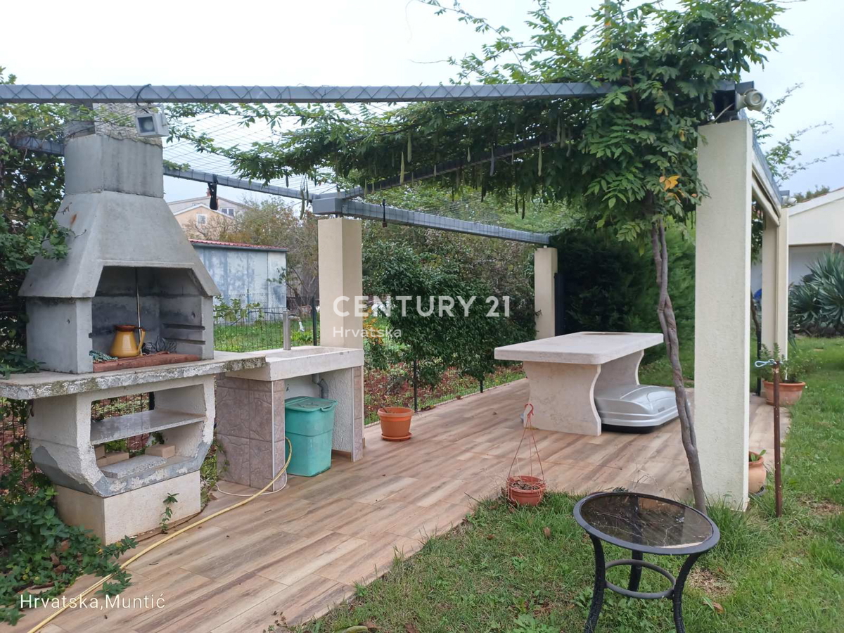 LIŽNJAN, PRODAJA ENONADSTROPNE HIŠE