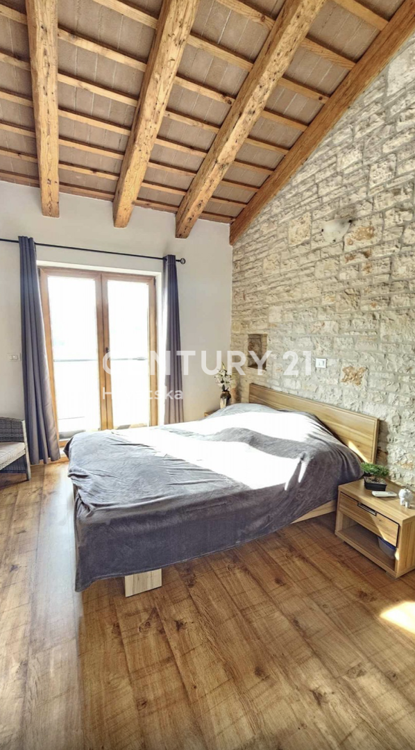 POREČ, SVETI LOVREČ, ČUDOVITA KAMNITA HIŠA S POGLEDOM NA MORJE