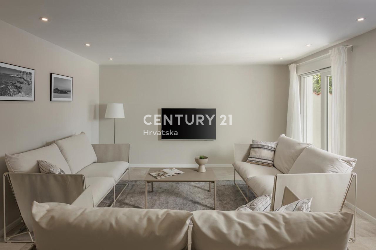 ISTRA, BRTONIGLA - VISOKI TURISTIČNI POTENCIAL, BAZEN + 4 SPALNICE