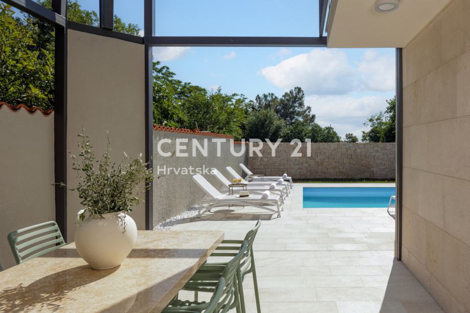 ISTRA, BRTONIGLA - VISOKI TURISTIČNI POTENCIAL, BAZEN + 4 SPALNICE