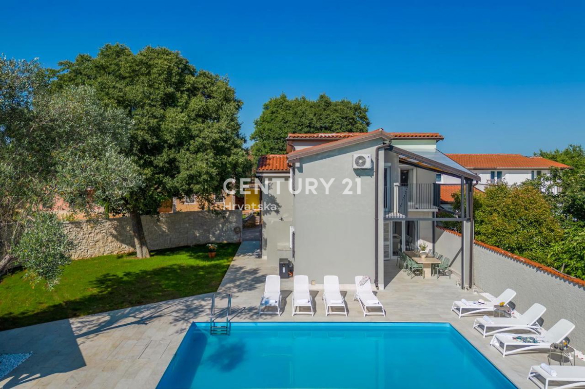 ISTRA, BRTONIGLA - VISOKI TURISTIČNI POTENCIAL, BAZEN + 4 SPALNICE