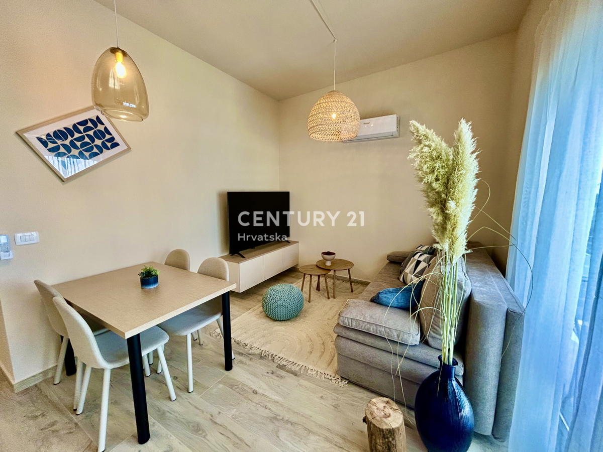 UMAG, OKOLICA, NOVO STANOVANJE LE 300 METROV OD PLAŽE IN MORJA