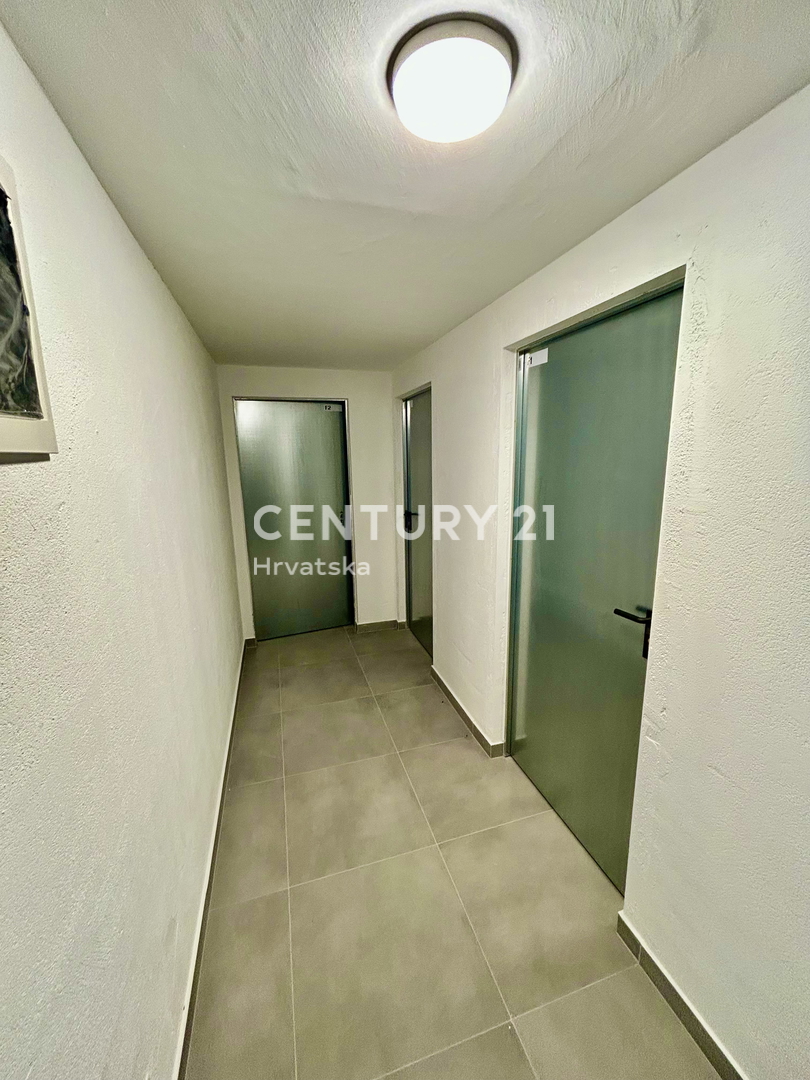 UMAG, OKOLICA, NOVO STANOVANJE LE 300 METROV OD PLAŽE IN MORJA