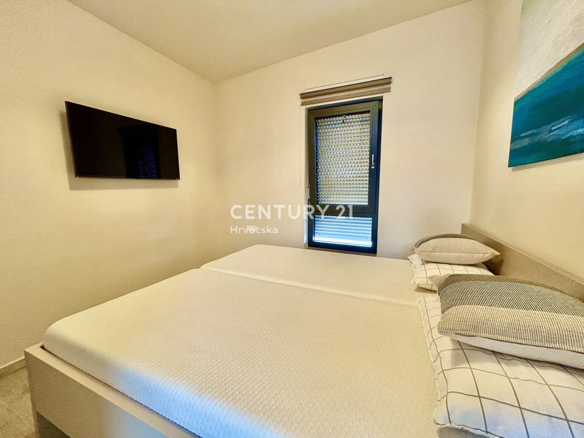 UMAG, OKOLICA, NOVO STANOVANJE LE 300 METROV OD PLAŽE IN MORJA