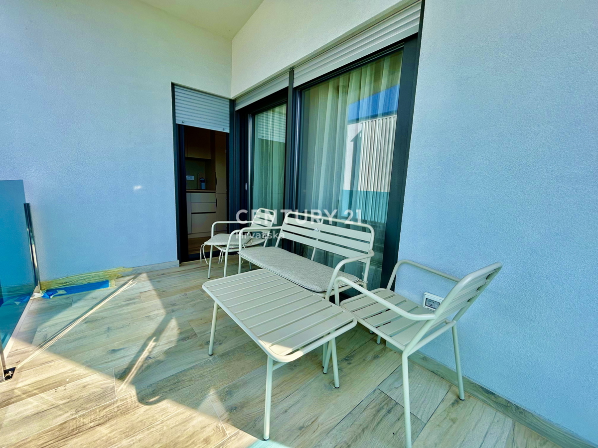 UMAG, OKOLICA, NOVO STANOVANJE LE 300 METROV OD PLAŽE IN MORJA