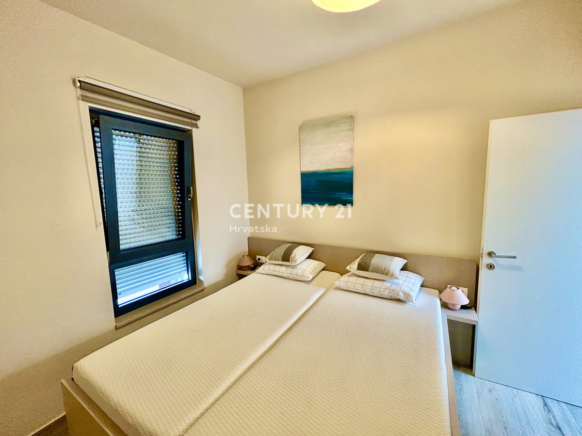 UMAG, OKOLICA, NOVO STANOVANJE LE 300 METROV OD PLAŽE IN MORJA