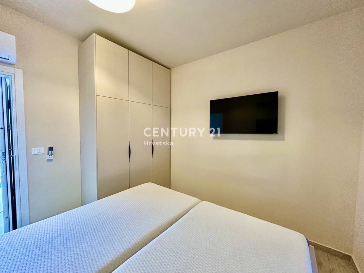 UMAG, OKOLICA, NOVO STANOVANJE LE 300 METROV OD PLAŽE IN MORJA