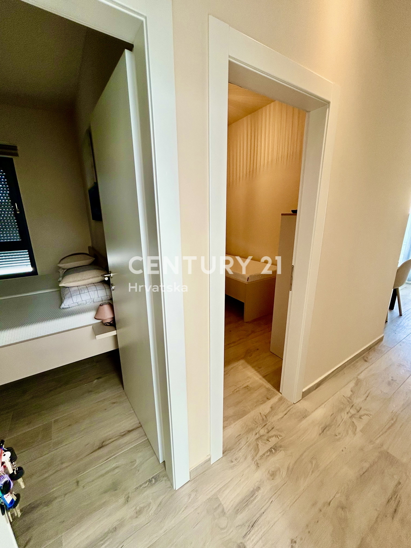 UMAG, OKOLICA, NOVO STANOVANJE LE 300 METROV OD PLAŽE IN MORJA