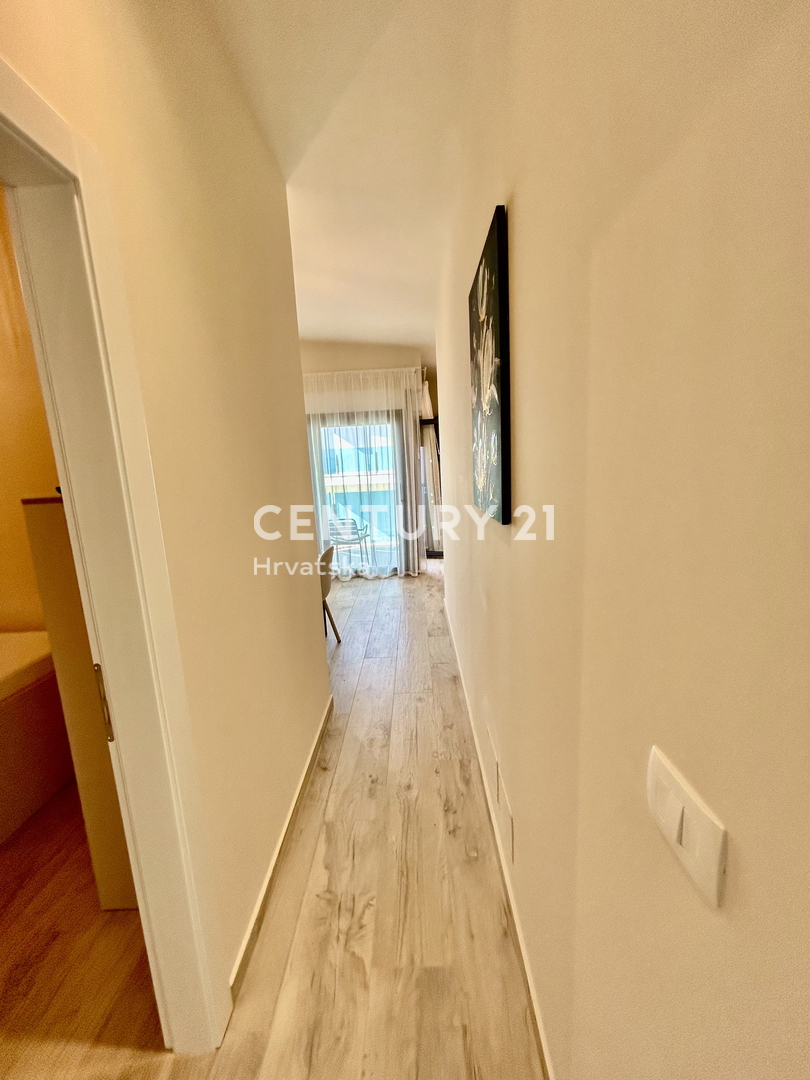 UMAG, OKOLICA, NOVO STANOVANJE LE 300 METROV OD PLAŽE IN MORJA