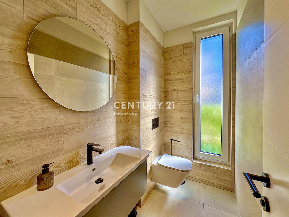 POREČ, OKOLICA, EKSKLUZIVNA DIZAJNERSKA VILA S POGLEDOM NA MORJE