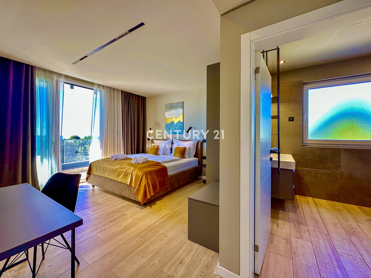 POREČ, OKOLICA, EKSKLUZIVNA DIZAJNERSKA VILA S POGLEDOM NA MORJE