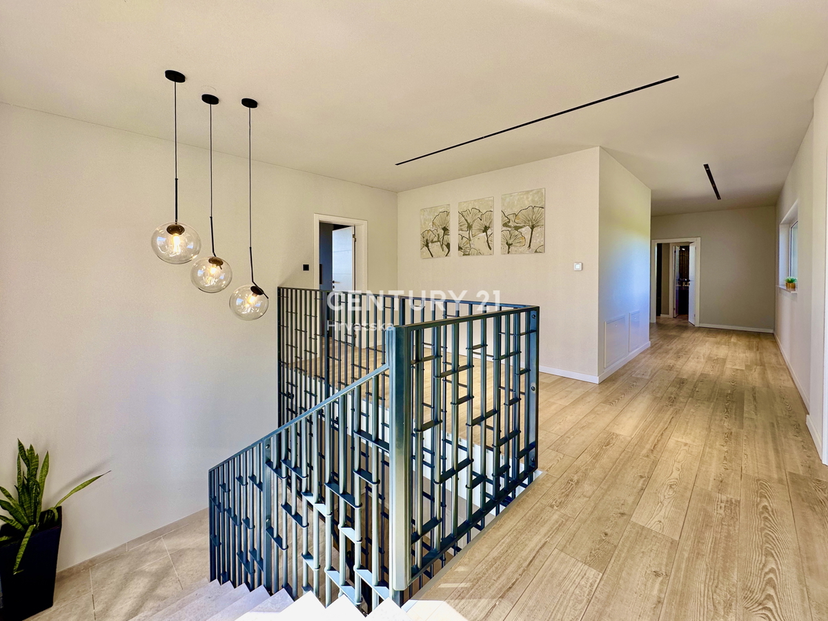 POREČ, OKOLICA, EKSKLUZIVNA DIZAJNERSKA VILA S POGLEDOM NA MORJE