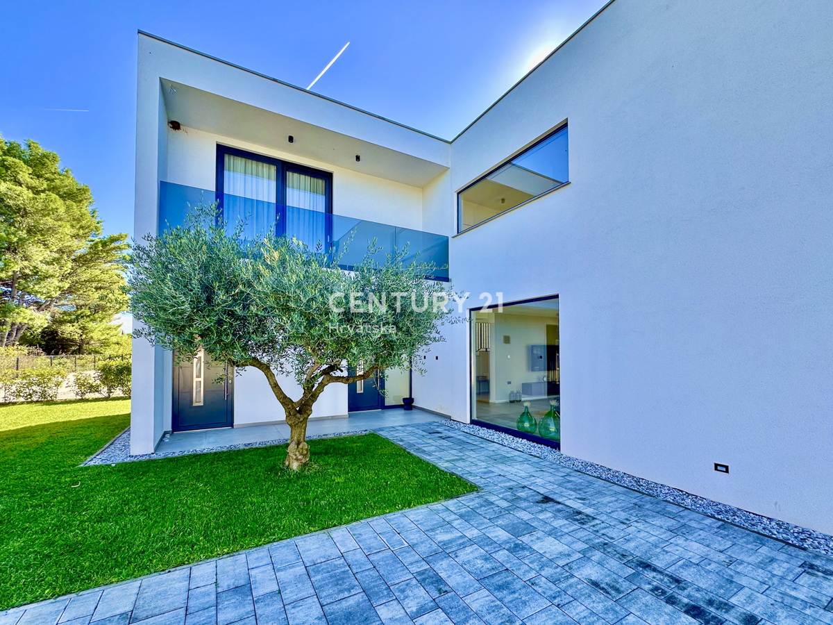 POREČ, OKOLICA, EKSKLUZIVNA DIZAJNERSKA VILA S POGLEDOM NA MORJE