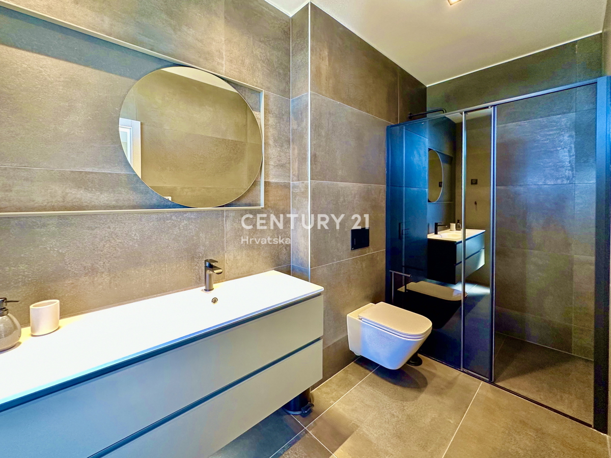 POREČ, OKOLICA, EKSKLUZIVNA DIZAJNERSKA VILA S POGLEDOM NA MORJE