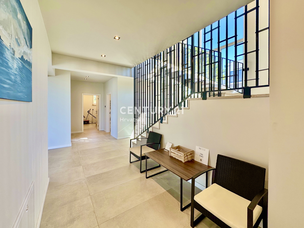 POREČ, OKOLICA, EKSKLUZIVNA DIZAJNERSKA VILA S POGLEDOM NA MORJE