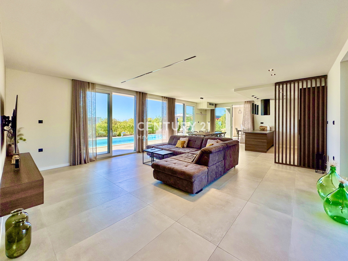 POREČ, OKOLICA, EKSKLUZIVNA DIZAJNERSKA VILA S POGLEDOM NA MORJE