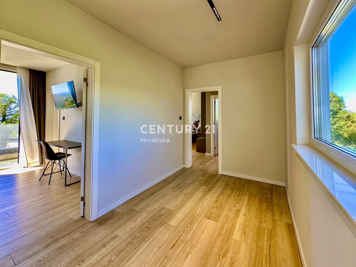 POREČ, OKOLICA, EKSKLUZIVNA DIZAJNERSKA VILA S POGLEDOM NA MORJE