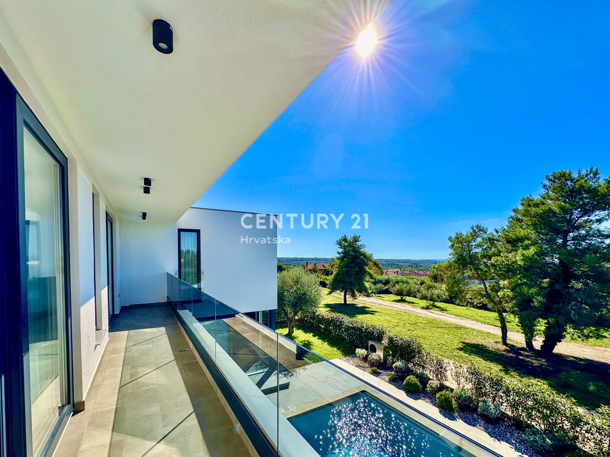 POREČ, OKOLICA, EKSKLUZIVNA DIZAJNERSKA VILA S POGLEDOM NA MORJE