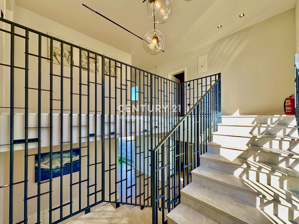 POREČ, OKOLICA, EKSKLUZIVNA DIZAJNERSKA VILA S POGLEDOM NA MORJE