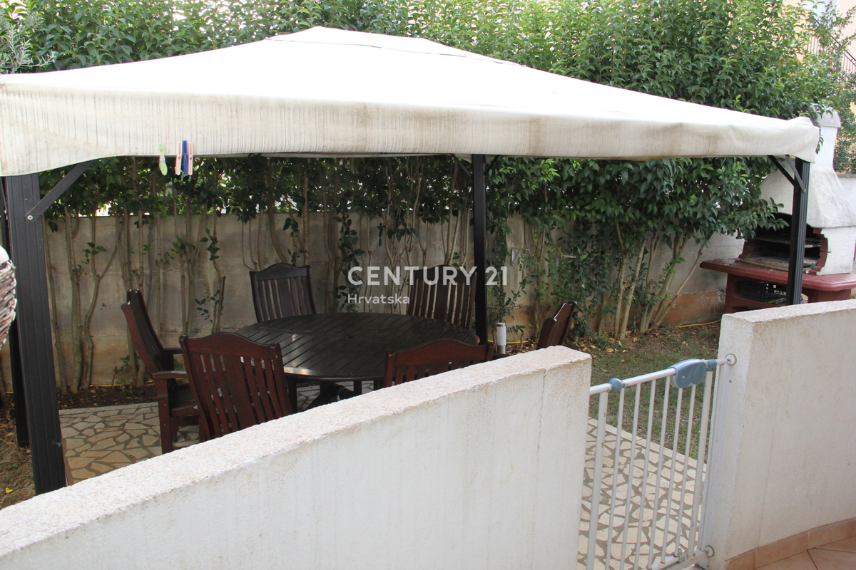 ROVINJ, PRODAJA TROSOBNEGA STANOVANJA BLIZU MORJA