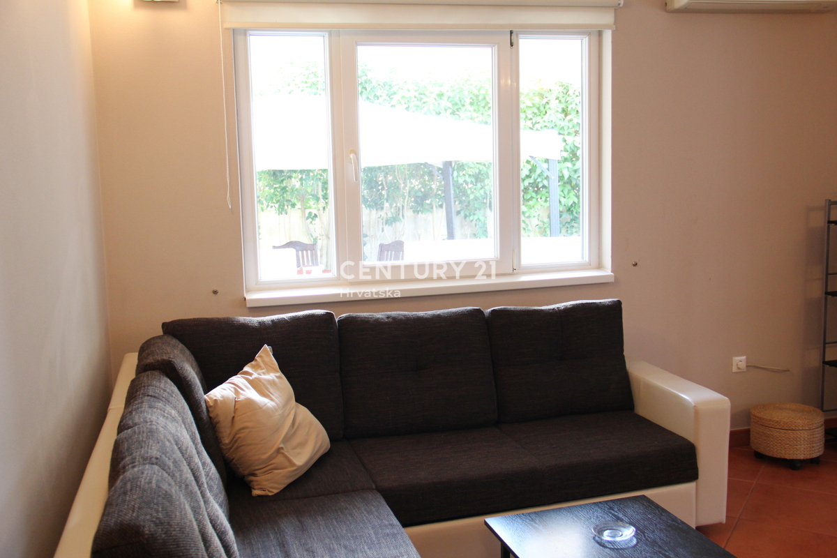 ROVINJ, PRODAJA TROSOBNEGA STANOVANJA BLIZU MORJA