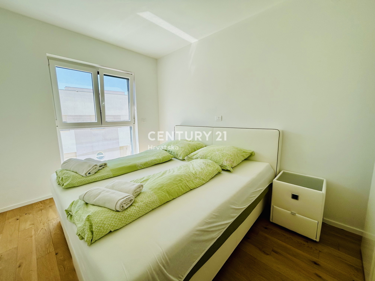 BANJOLE, VOLME, EKSKLUZIVA AGENCIJE, STAN SAMO 200 METROV OD MORJA IN PLAŽE