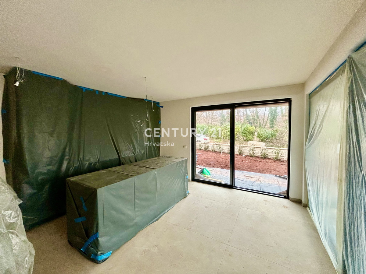 UMAG, VILA SAMO 150 METROV OD PLAŽE IN MORJA