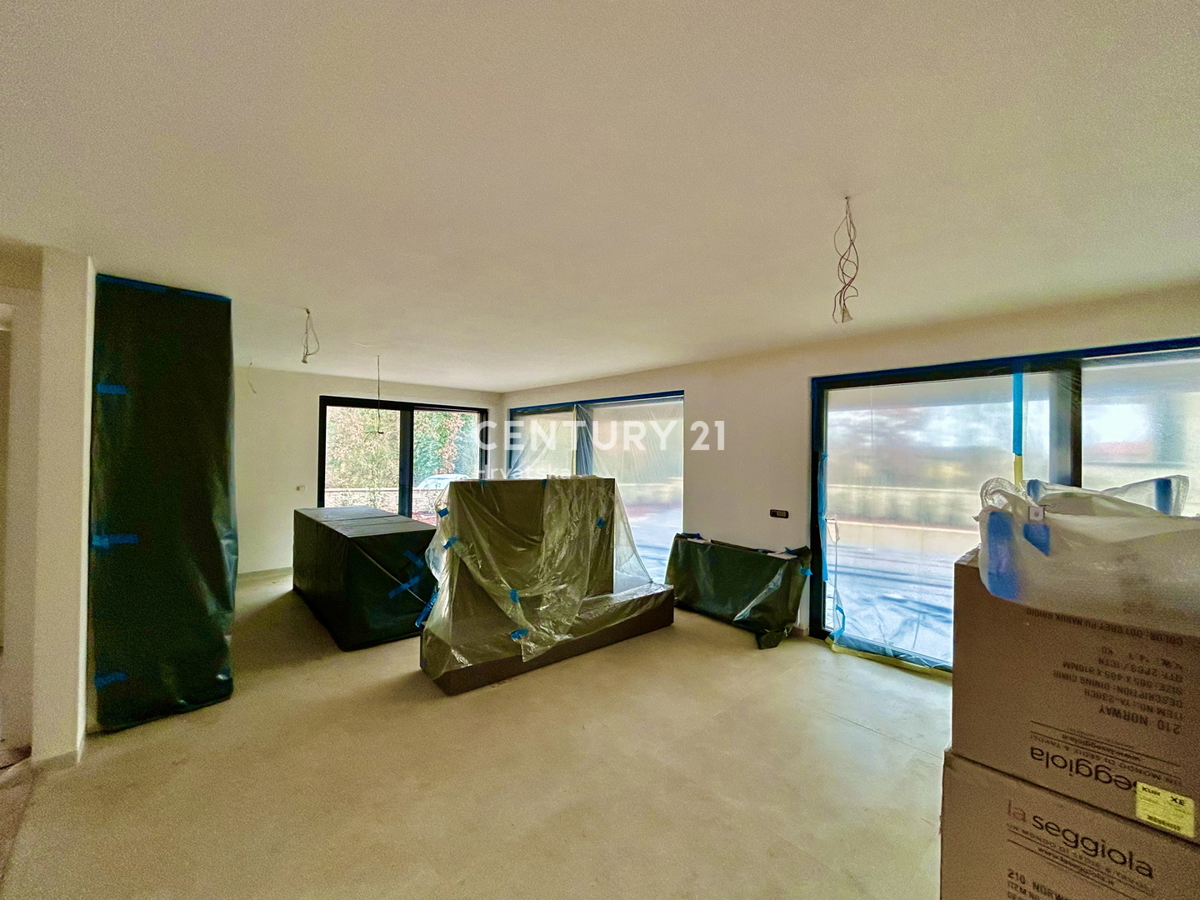 UMAG, VILA SAMO 150 METROV OD PLAŽE IN MORJA