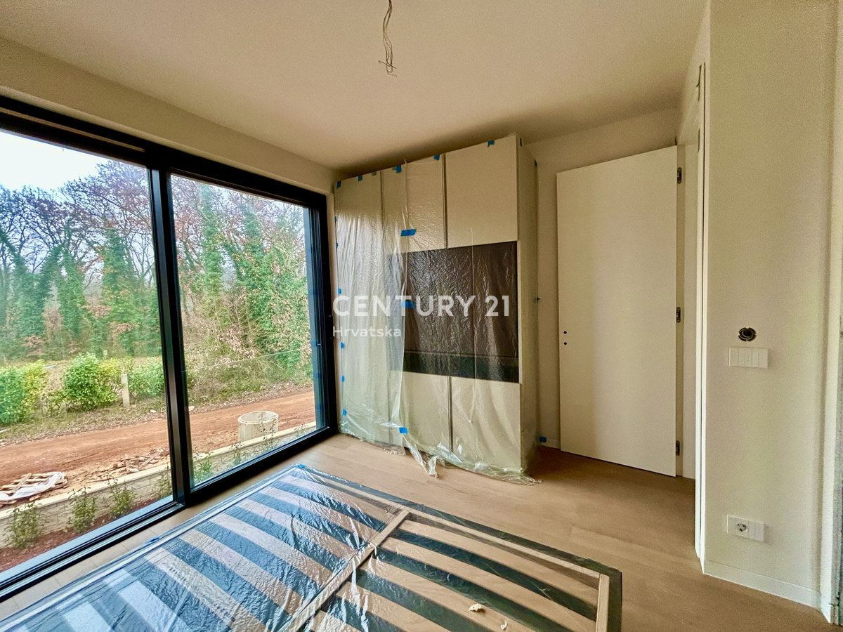 UMAG, VILA SAMO 150 METROV OD PLAŽE IN MORJA