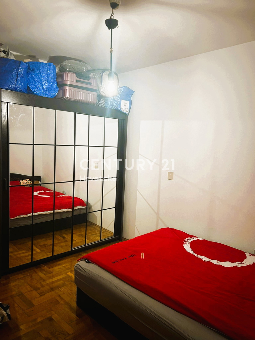 POREČ, PRODAJA SE DVOSOBNO STANOVANJE V PRVEM NADSTROPJU, ODLIČNA LOKACIJA