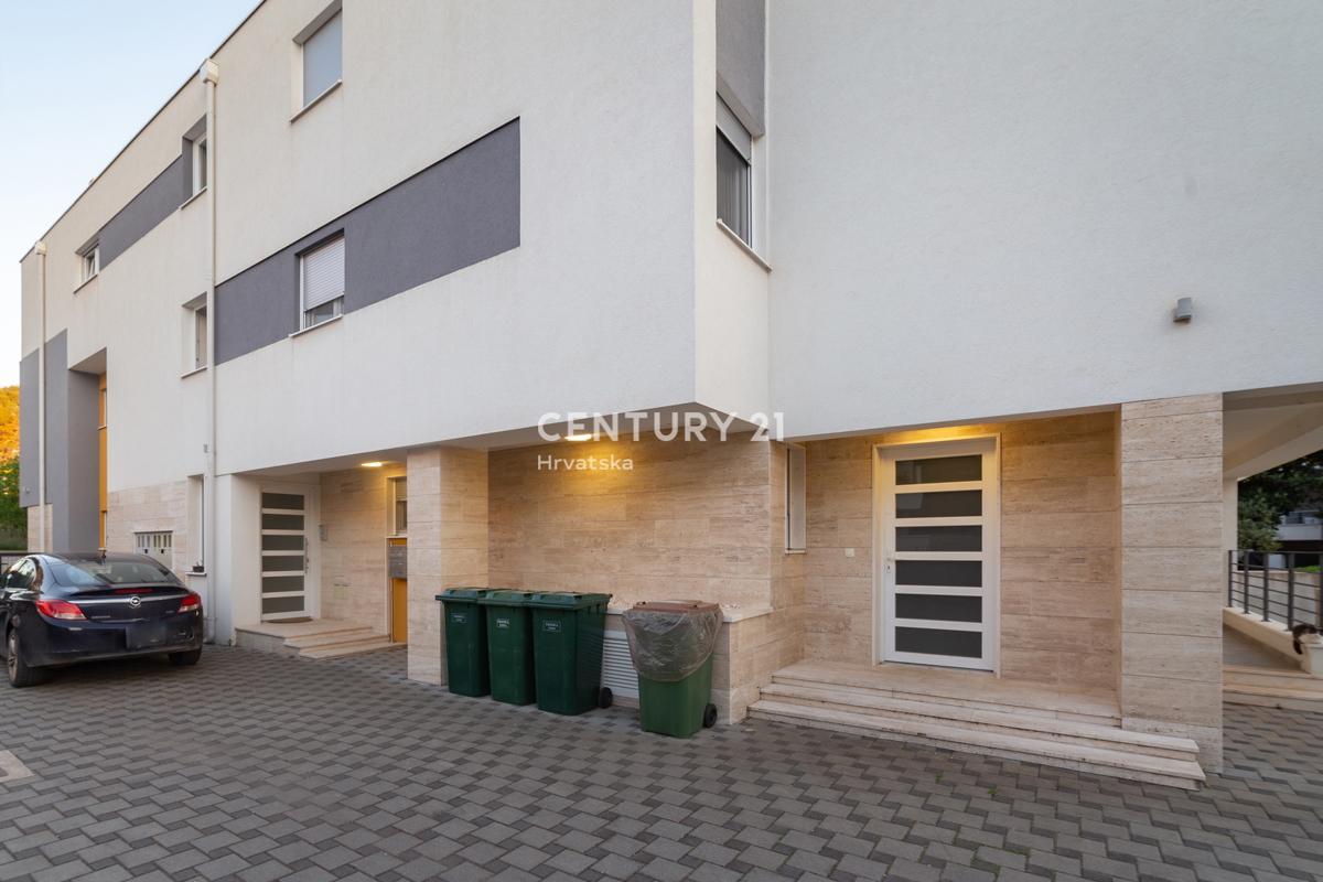 Zadar, Močire, 3-prostorsko stanovanje, 92 m2, 1. nadstropje, lastniški list, odlična lokacija, pogled na morje