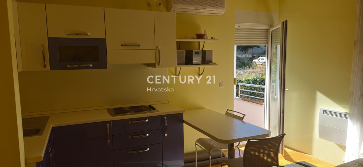 Zadar - Višnjik - garsonjera z garažo - možna tudi ZAMENJAVA za Zagreb