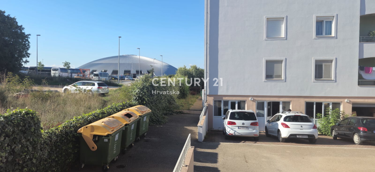 Zadar - Višnjik - garsonjera z garažo - možna tudi ZAMENJAVA za Zagreb